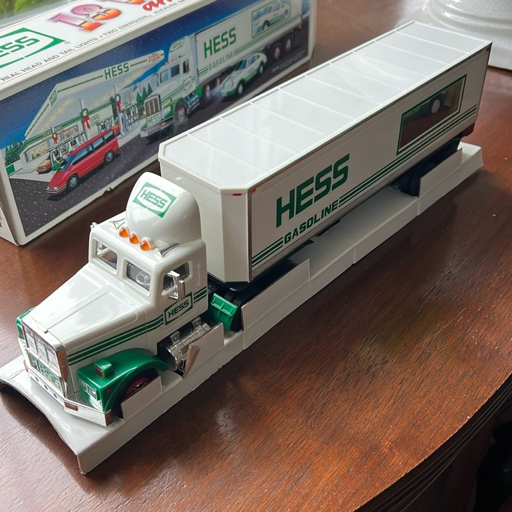 1992 Hess 18 Wheeler and Racer